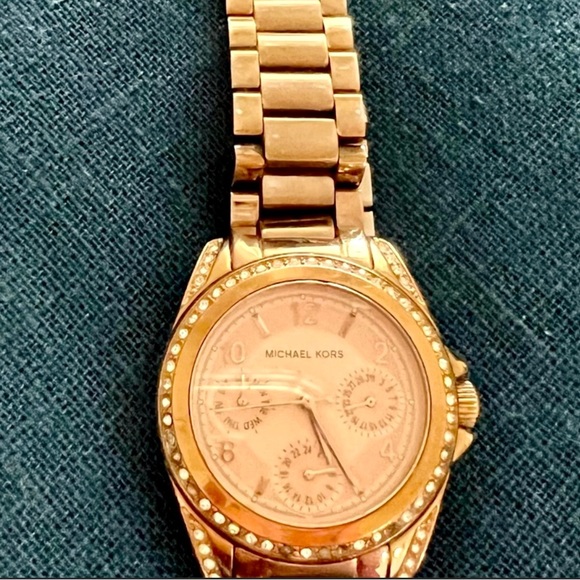 Authentic Michael Kors watch - Picture 3 of 4